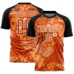 Maillot de football personnalisé orange et noir, motif africain, sublimation Maillot de football personnalisé orange et noir, motif africain, sublimation