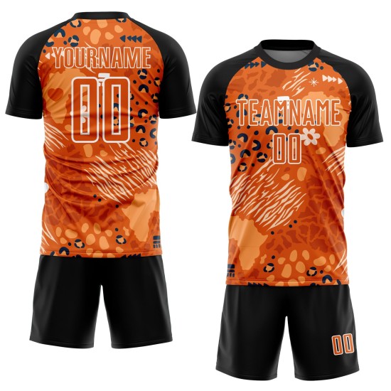 Maillot de football personnalisé orange et noir, motif africain, sublimation Maillot de football personnalisé orange et noir, motif africain, sublimation